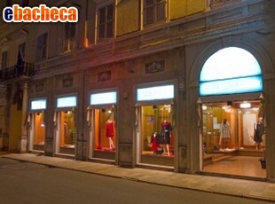 Locale Commerciale a..