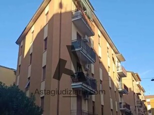 Quadrilocale in Vendita a Modena, 93'000€, 123 m², con Box