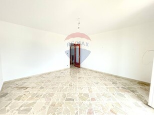 Quadrilocale in Vendita a Palermo, 110'000€, 120 m²
