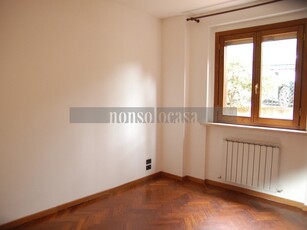 Trilocale in Affitto a Perugia, 800€, 75 m²