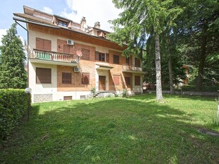 Trilocale in Vendita a Viterbo, zona San Martino al Cimino, 89'000€, 85 m²