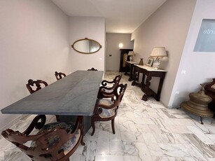 Ufficio in Affitto a Caserta, zona Centro, 700€, 90 m², arredato