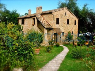 Villa in vendita a Urbino