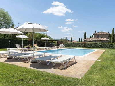 Appartamento a Lucignano con piscina in comune