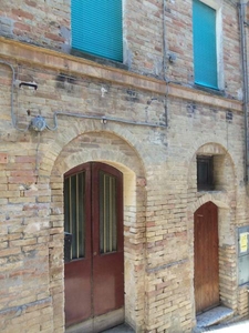 Casa indipendente da ristrutturare, Acquaviva Picena centro storico