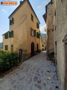 Casale a Rezzo di 240 mq