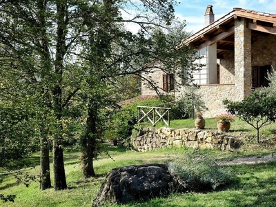 Oasi a bordo piscina, a 1,5 km da San Venanzo