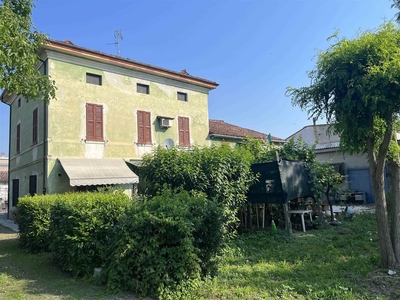 Soluzione Indipendente in vendita a Castelvetro Piacentino - Zona: San Giuliano