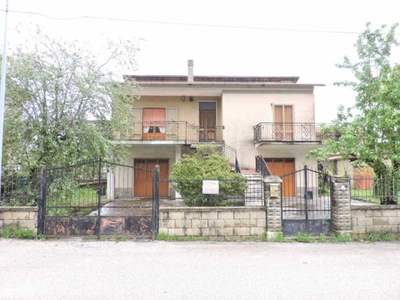 Villa in Vendita ad Roccamonfina - 139000 Euro