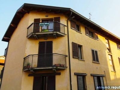 Appartamenti Lomazzo Via Vittorio Veneto cucina: A vista,