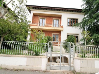 Casa in vendita in Montecatini Terme, Italia