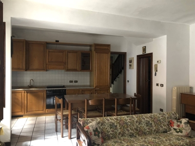 Casa semi indipendente in Via Locatelli 6 a Spirano