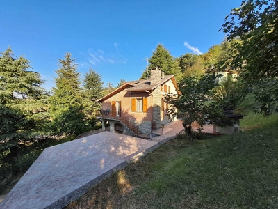 Villa in Via della Lastra 44 in zona Savigno a Valsamoggia