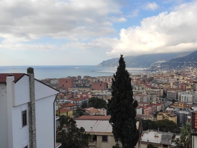 Villa in zona Ginestre , Sala Abbagnano , Panoramica , Casa Manzo a Salerno