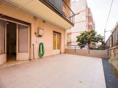 Appartamento con terrazzo, Genova castelletto