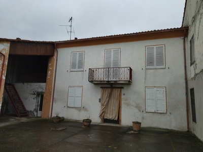 Casa indipendente in VIA G. SOTTILI 18, Torricella del Pizzo, 7 locali