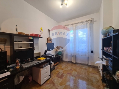 Quadrilocale a Genova, 1 bagno, 61 m², 5° piano, ascensore in vendita