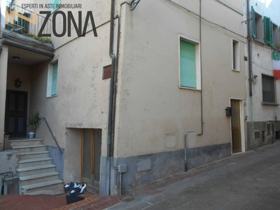 Trilocale in Via della Repubblica, Castelfiorentino, 2 bagni, 117 m²