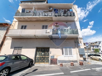 Trilocale in Via Orione, Catania, 1 bagno, 93 m², 1° piano in vendita