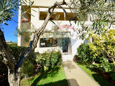 Villa a schiera a Grosseto, 5 locali, 2 bagni, giardino privato