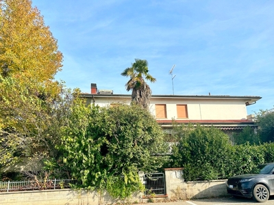 Villa a schiera a Malalbergo, 5 locali, 2 bagni, 240 m², 1° piano