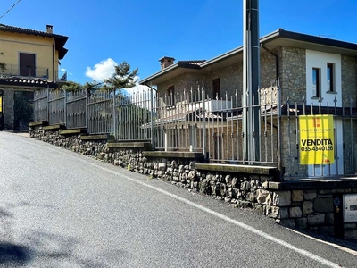 Villa in vendita a Artogne - Zona: Piazze
