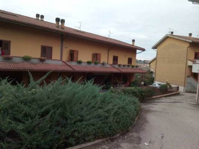 Villa a schiera in ottime condizioni in zona Mellusi,atlantici a Benevento