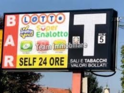 Attività Commerciale in vendita a Livorno piazza Attias,