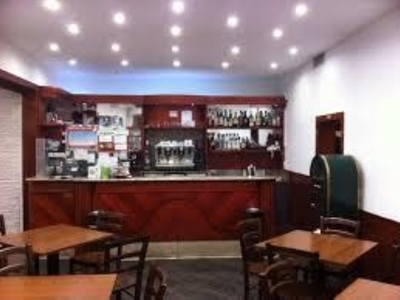 Bar/Tavola Calda e Fredda in vendita a Lucca viale Giuseppe Giusti,