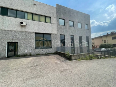 Capannone Industriale in in vendita da privato a Negrar di Valpolicella via Pietro Nenni, 6