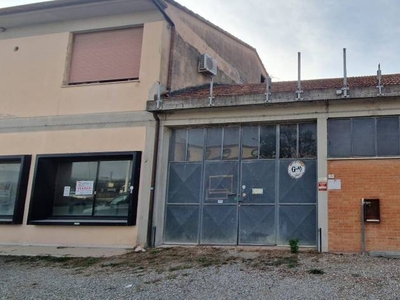 Capannone Industriale in vendita a Casciana Terme Lari via del Commercio, 36