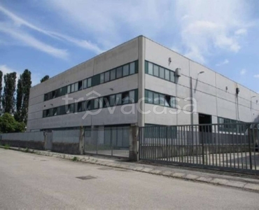 Capannone Industriale in vendita a Cervarese Santa Croce via Bacchiglione 53