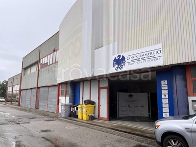 Capannone Industriale in vendita a Rovigo via Del Lavoro, 4