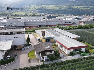 Capannone Industriale in vendita a Termeno Sulla Strada del Vino