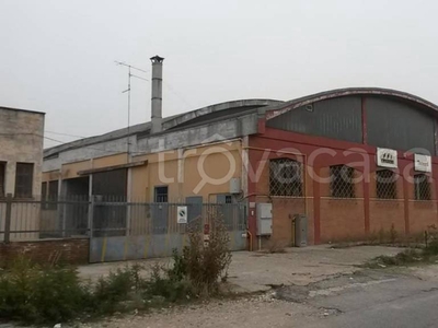 Capannone Industriale in vendita a Verona via Schiaparelli, 18