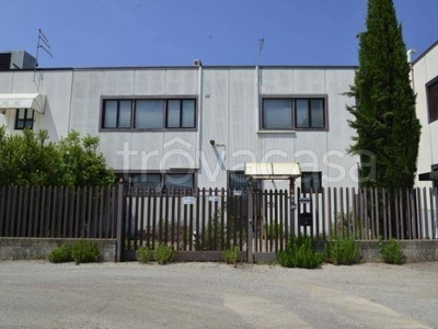 Capannone Industriale in vendita ad Arezzo via la Chianicella, 42