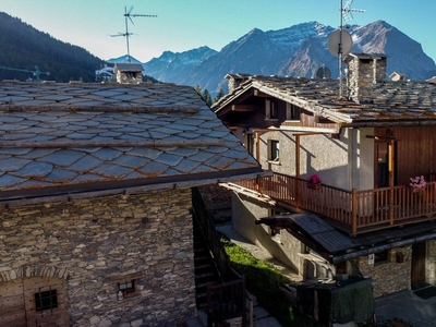 Casa vacanze 'Baita Plagnol Sestriere Ski Slopes' con vista sulle montagne e balcone