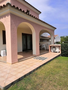 Casa vacanze 'Villa Rosa 1' con vista mare, terrazza privata e aria condizionata