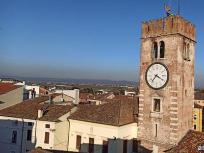 Comoda al centro del paese di