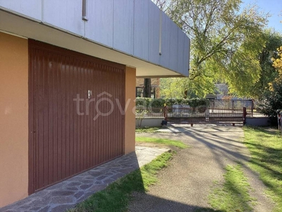 Garage in vendita a Bellaria-Igea Marina carducci, 29