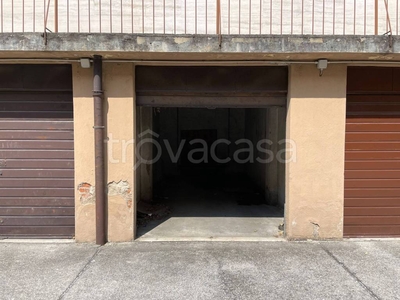Garage in vendita a Brescia via Massimo d'Azeglio