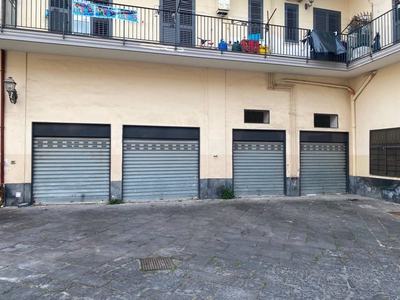 Garage in vendita a Caivano corso Principe Umberto I, 290