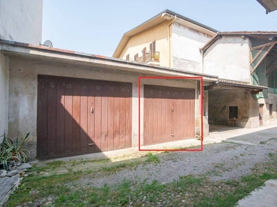Garage in vendita a Canonica d'Adda via 25 Aprile
