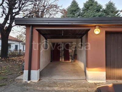 Garage in vendita a Canonica d'Adda via Bergamo