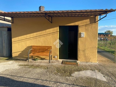 Garage in vendita a Castelnuovo Magra via Palvotrisia, 128
