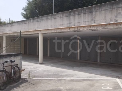 Garage in vendita a Chiavari via Amedeo Ugolini
