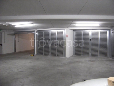 Garage in vendita a Chiavenna via a. De Giambattista