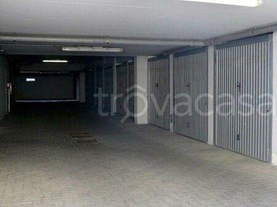 Garage in vendita a Ciampino via San Francesco d'Assisi, 52