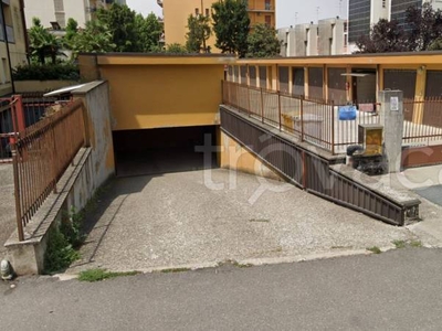 Garage in vendita a Cremona via Magazzini Generali, 4