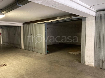 Garage in vendita a Darfo Boario Terme viale Alcide De Gasperi